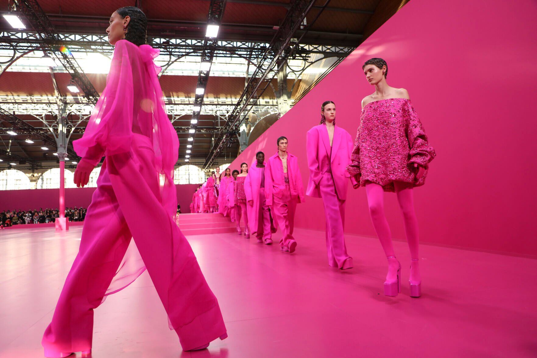 Paris Fashion Valentino F/W 22-23